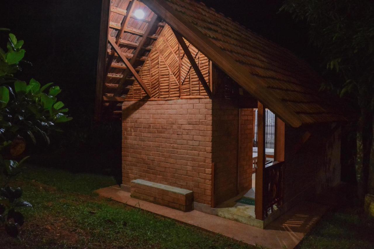 Cinnamon Village Sinharaja Деніяя Екстер'єр фото